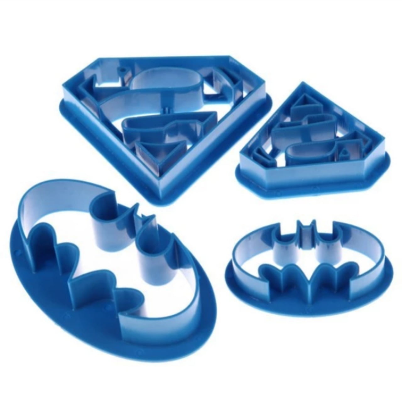 Conjunto de Cortadores com símbolos do Batman e Super Homem Super herói em dois tamanhos