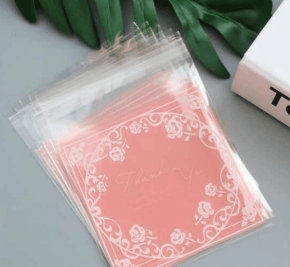 Kit com 98 Sacos/Embalagens de Plástico com estampa Floral Thank You