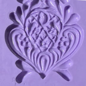 Molde de silicone com formas de arabescos em renda guipir