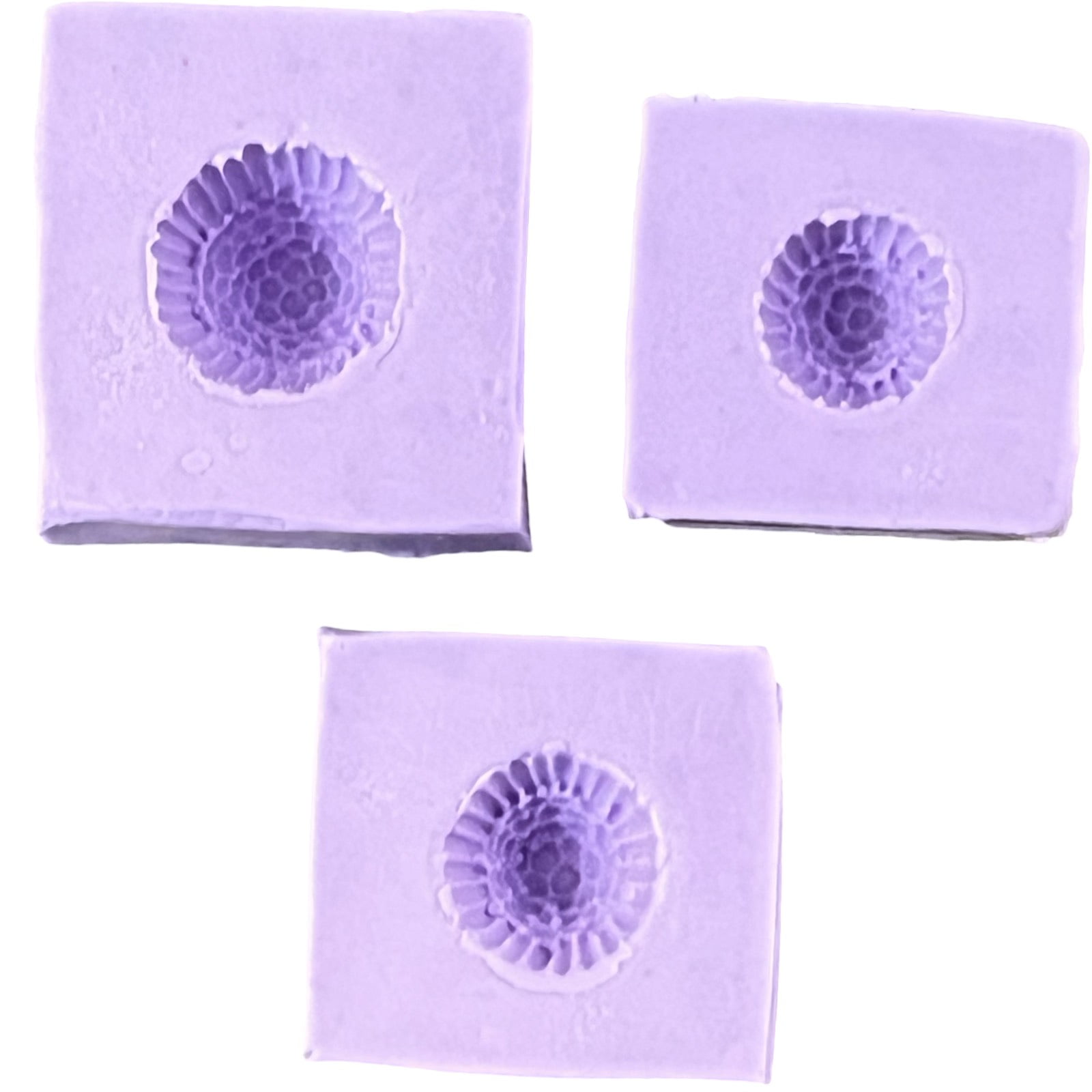 Molde de Silicone com formato do centro da Flor Magnólia, com 3 cavidades em 3 tamanhos.