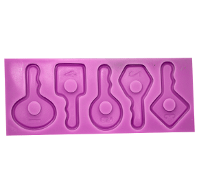 Molde de silicone em forma de chaves com  cinco cavidades.