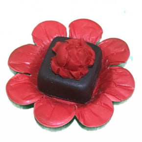 Molde de silicone em formato de 3 botões de rosas para doces.