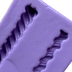 Molde de Silicone em formato de duas cordas diferentes